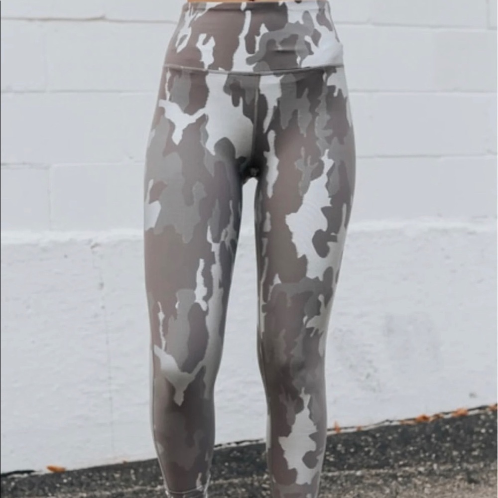 NWT Mono B Camo Foil leggings